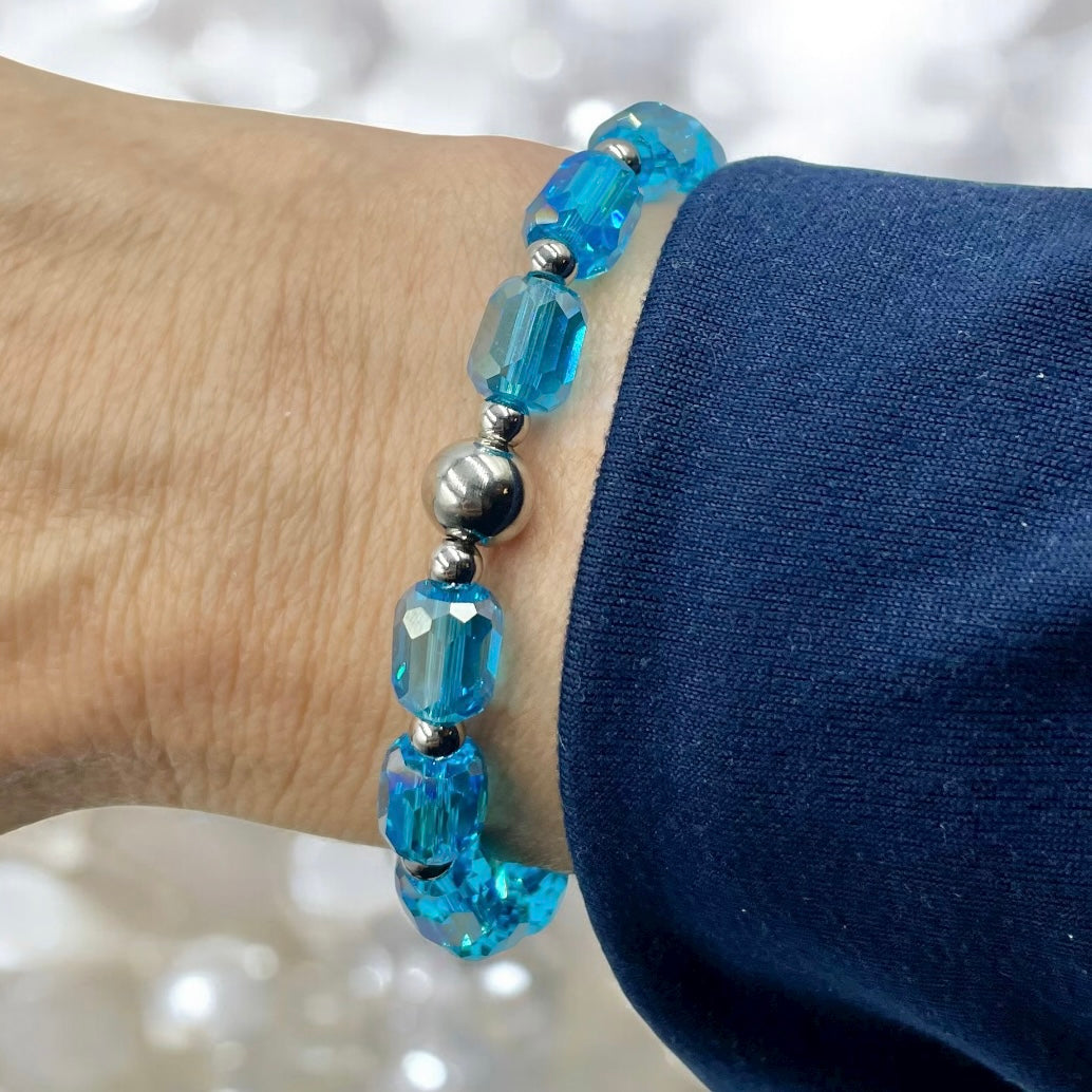 Faceted Cylinder Shape Bracelet ~ Aqua Dazzle
