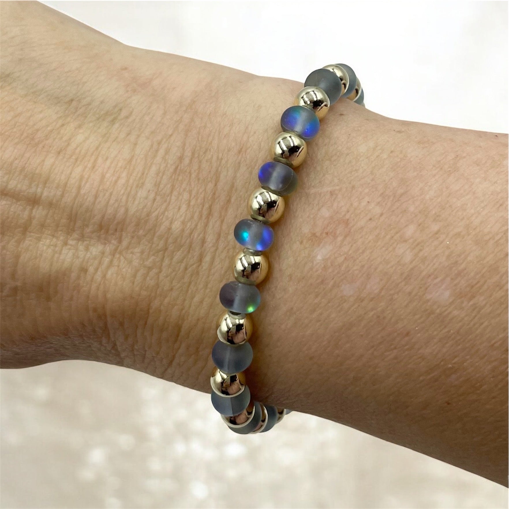 Frosted Aurora Donut Bracelet ~ Gray Spark